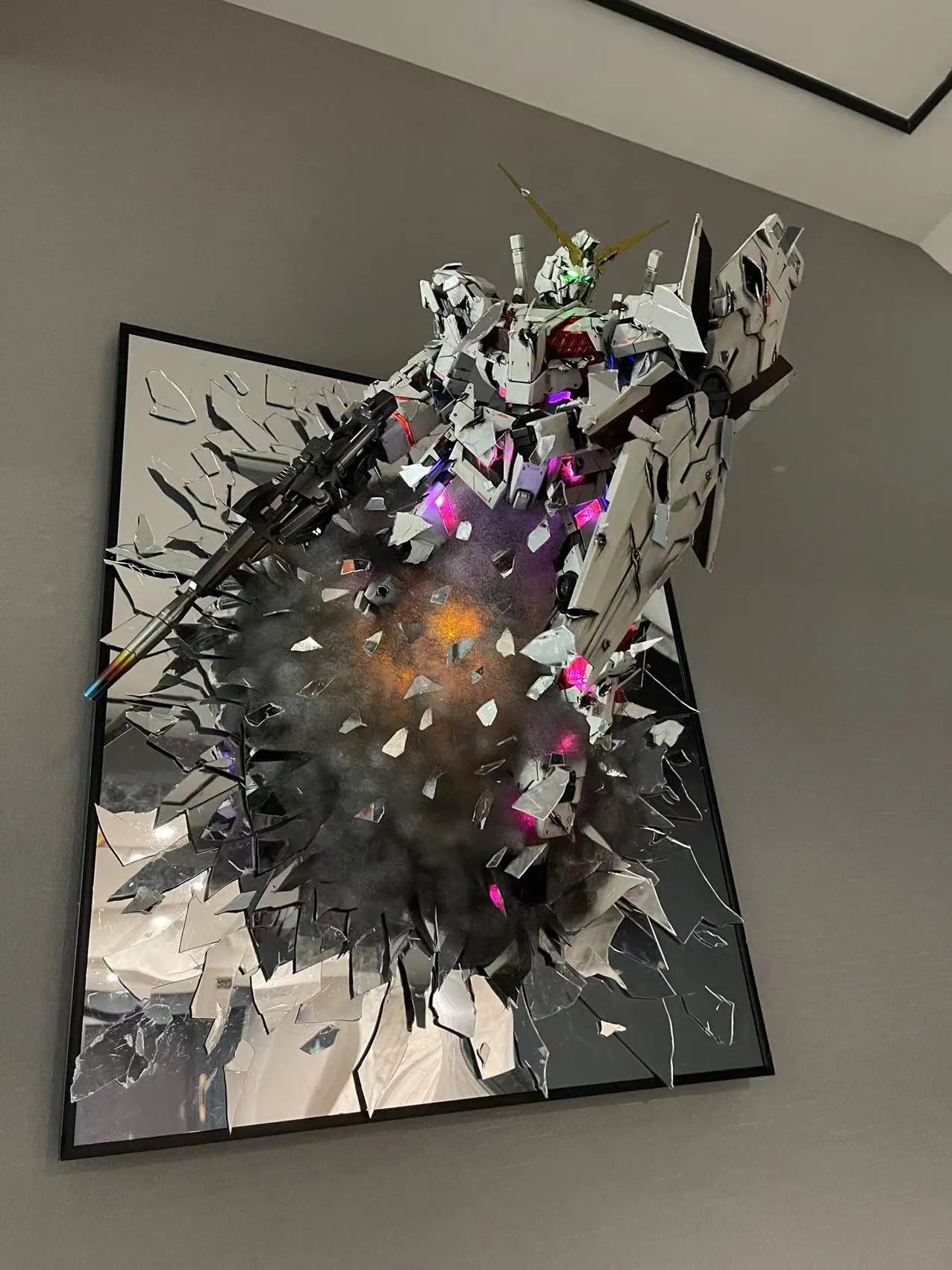 UNICORN GUNDAM BREAKOUT MIRROR FRAME 1:48 MEGA